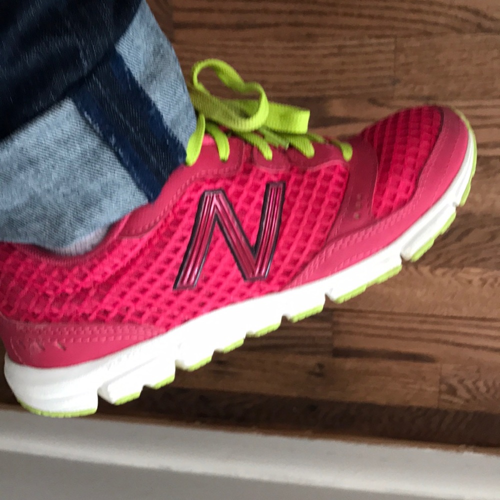 New balance pink shoes